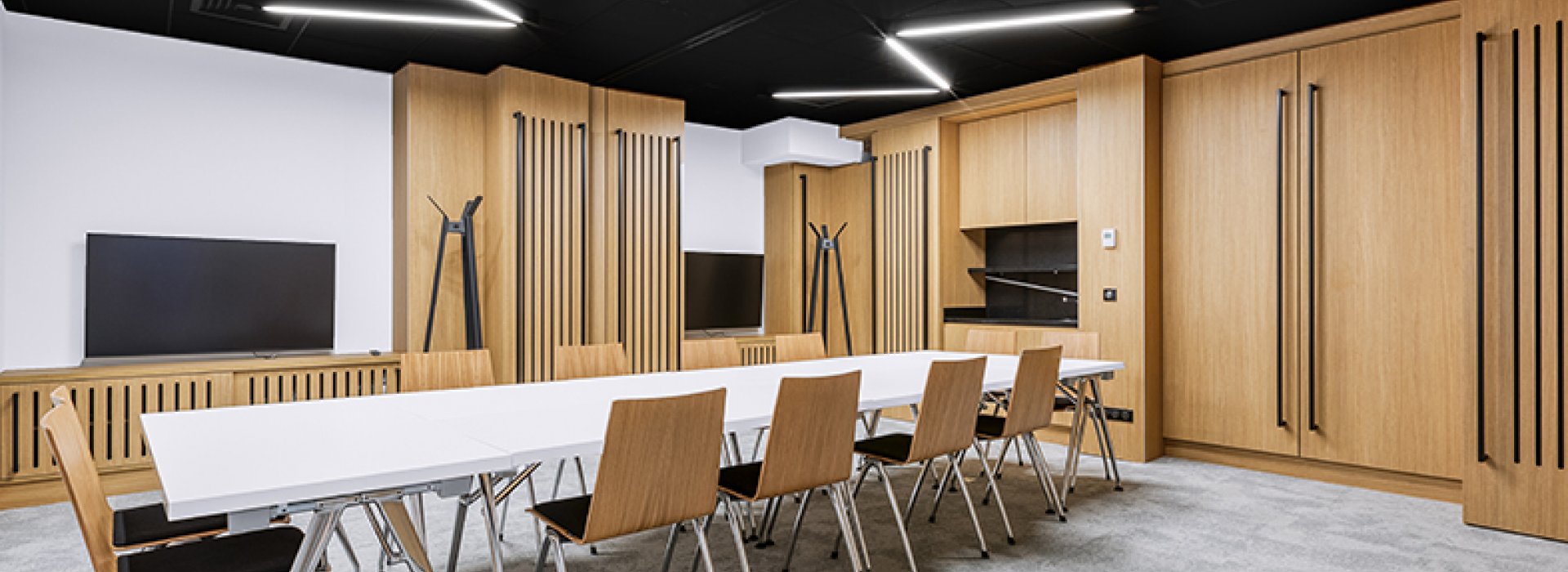 vank-plio-conference-chair-primonial-arrangement.jpg