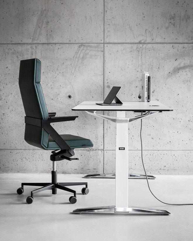 vank-fil-armchair-move-desk-office-arrangement-1.jpg