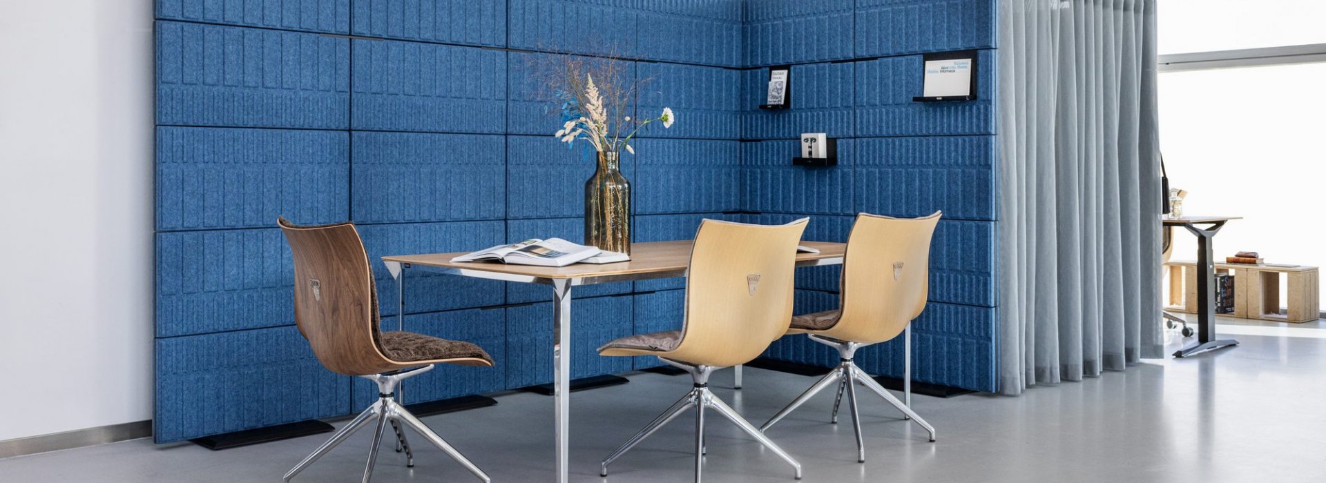 vank_flip_system-conference-room-peel_chairs_four_table_7.jpg